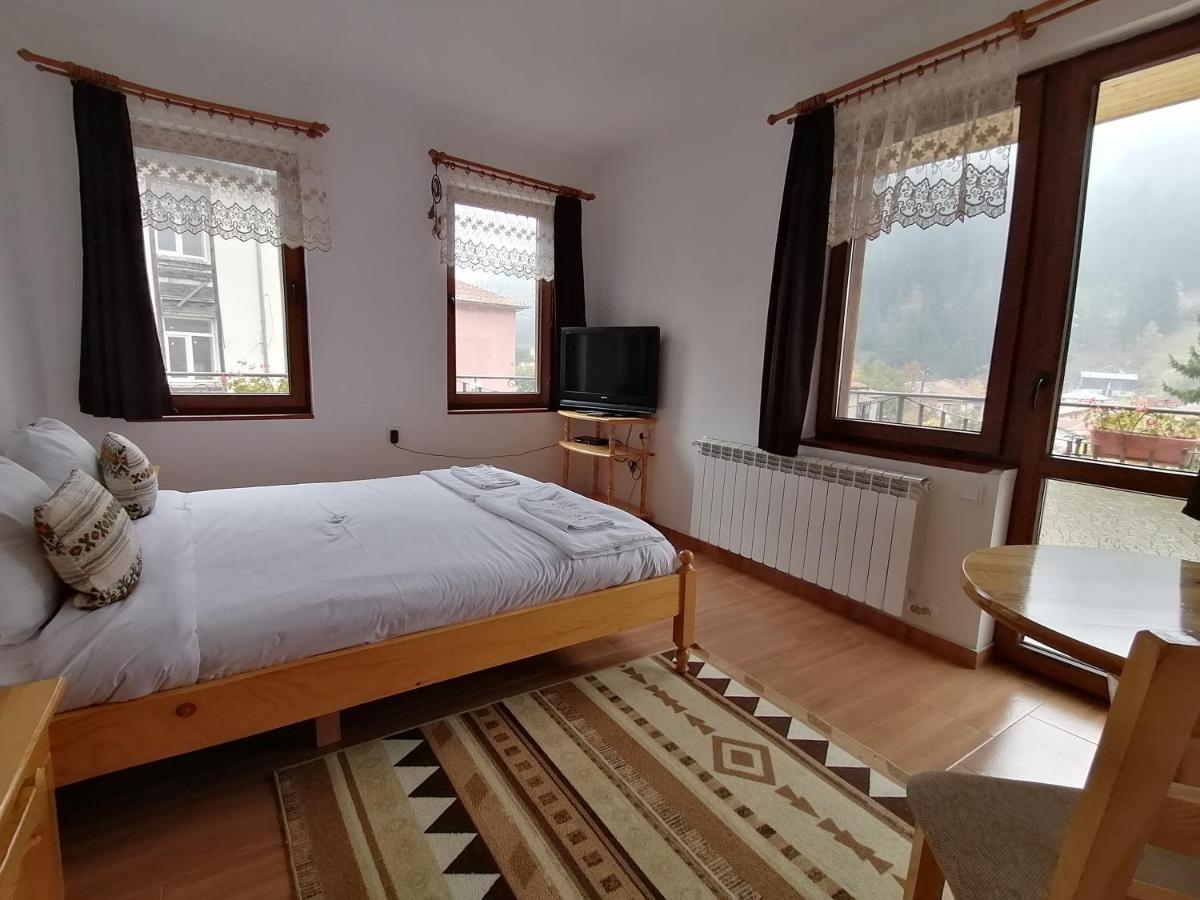 Къща За Гости Камината Trigrad Ngoại thất bức ảnh